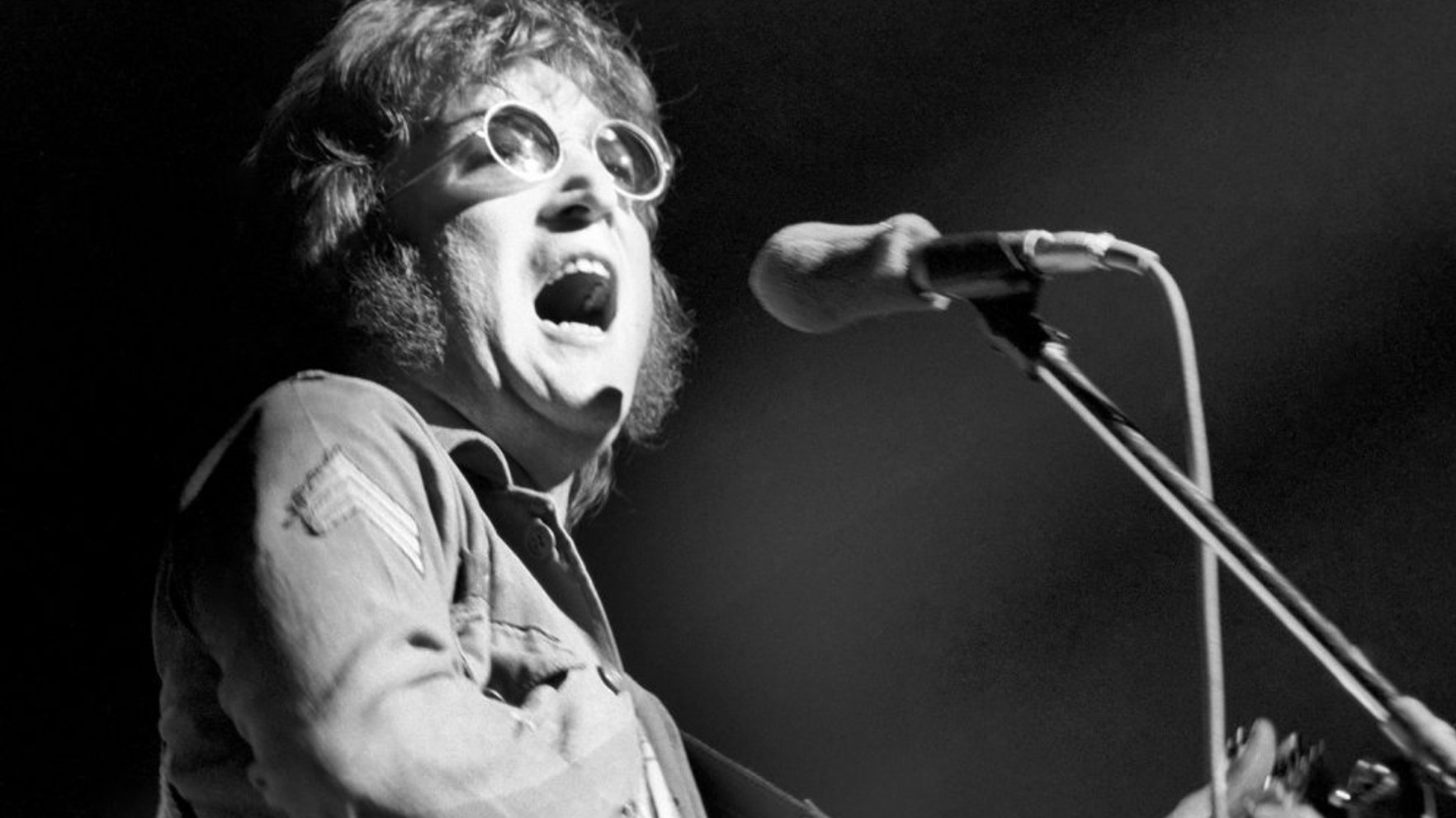 Lenona un Bovija flirts ar nacismu. Iznācis pētījums par rokzvaigžņu tumšo pusi