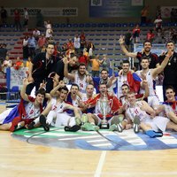 Serbijas U-20 basketbolisti pēc septiņu gadu pārtraukuma uzvar Eiropas čempionātā