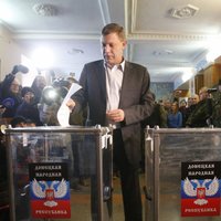 Pseidovēlēšanās Ukrainā uzvarējis separātistu līderis Zaharčenko, liecina aptaujas