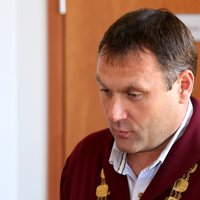 Sarunas un lēmumi par 'oligarhu lietas' izbeigšanu liek uzdot jautājumus par izmeklēšanas kvalitāti, pauž Stukāns