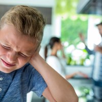 Trīs izplatītākās kļūdas laulāto attiecībās, kas var iedragāt bērna psihi