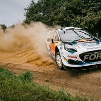 Foto un video: Sesks aizvada pirmos treniņus ar "Ford Puma" pirms debijas WRC