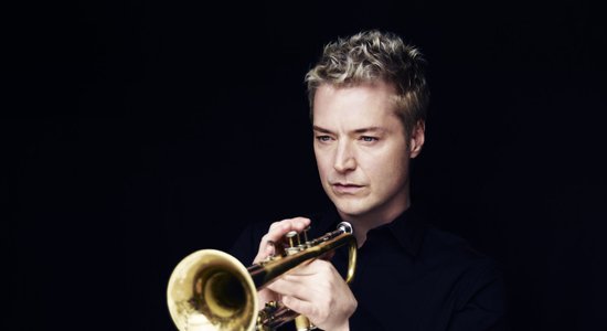 Latvijā uzstāsies trompetes virtuozs Kriss Boti. Interesanti fakti par slaveno mūziķi