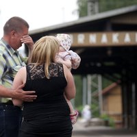 Foto: Latvijā piemin padomju represiju un deportāciju upurus