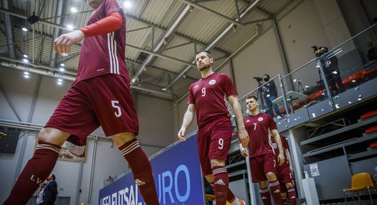 Latvijas telpu futbola izlase uzvar Šveici un saglabā izredzes kvalificēties EČ finālturnīram