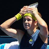 'Australian Open': Muhova ceturtdaļfinālā pārsteidz mājinieku favorīti Bārtiju
