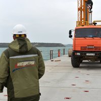 Tilta uz Krimu būvniecībā kritiska situācija; nespēj nodrošināt tempu
