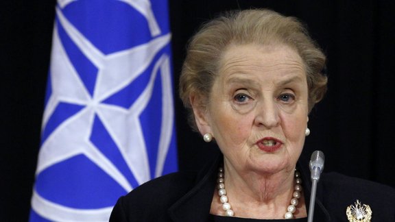 03 - Madeleine Albright Reut