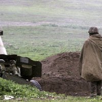 Kalnu Karabahā pirmdien krituši trīs Azerbaidžānas karavīri, ziņo Baku