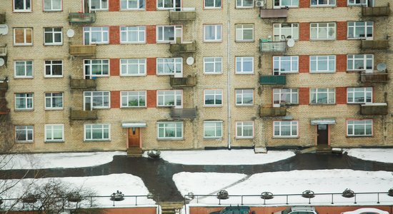 Государственная и муниципальная земля под приватизированными жилыми домами может перейти собственникам квартир