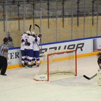 Latvijas U-20 hokejisti piedzīvo vēl vienu zaudējumu PČ pirmajā divīzijā; atkāpjas uz pēdējo vietu