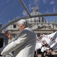 Ziņojums: bijušais pāvests Benedikts XVI nav reaģējis saistībā ar vardarbību pret bērniem