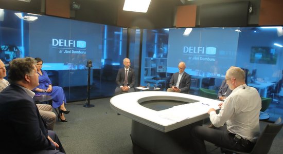 'Delfi TV ar Jāni Domburu' diskusija 'Likumprojekts par Covid-19 vakcināciju darbavietās: par vai pret?'