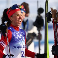 Медальный зачет Игр за 12 февраля: россиянка Степанова — самая молодая чемпионка в истории лыжных гонок