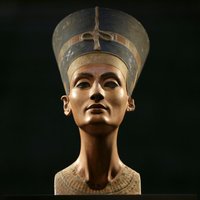 В Египте разрешили искать гробницу царицы Нефертити радаром