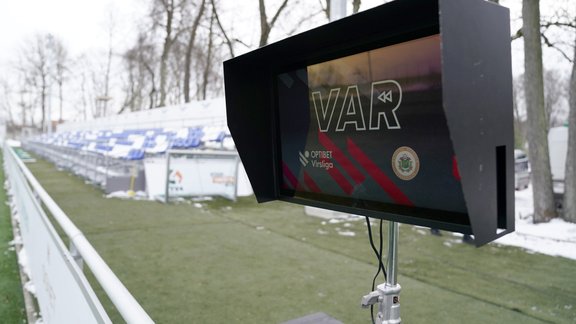 Video tiesneša asistenta (VAR) sistēma Latvijas futbola virslīgā