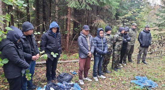 ФОТО. Группа нелегалов пыталась проникнуть в Латвию; иностранцы получили сроки