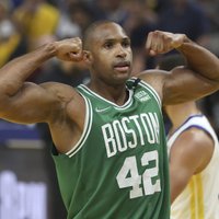 'Celtics' pēc vēsturiskas ceturtās ceturtdaļas ar uzvaru uzsāk NBA finālsēriju