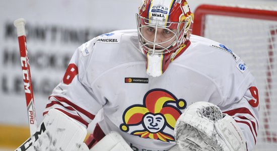 Kalniņš atvaira 25 metienus 'Jokerit' uzvarā; Daugaviņam vārti un rezultatīva piespēle zaudējumā