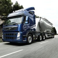 'Volvo' laiž klajā ar metānu un dīzeļdegvielu darbināmu kravas auto