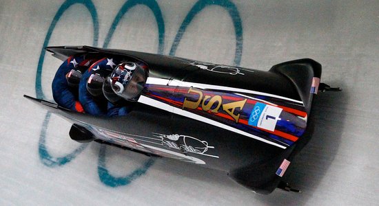 Amerikāņu bobslejists Holkombs miris no plaušu tūskas