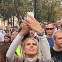 Krievijas opozīcijas atbalstītāju gājiens Maskavā beidzies bez dalībnieku aizturēšanas