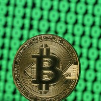 'Bitcoin' vērtība pirmo reizi pārsniegusi 50 000 dolāru