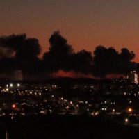 Pēc dronu uzbrukuma aviobāzē Kurskā plosās ugunsgrēks