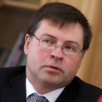 Medvedevs ielūdz Dombrovski uz Baltijas jūras valstu padomes sanāksmi