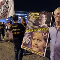Встречавших Ангелу Меркель греков разогнали слезоточивым газом