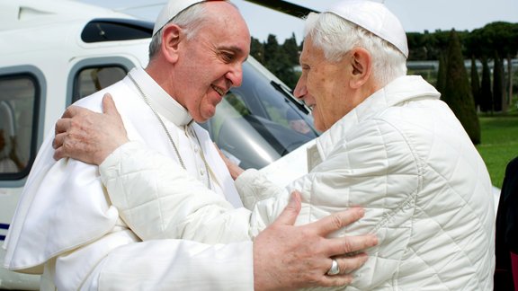 Francisks tiekas ar Benediktu XVI - 3