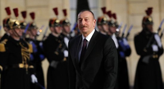 Азербайджан отказался от мирных переговоров с Арменией