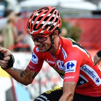 'Vuelta a Espana' sākas ar pērnā gada čempiona Rogliča uzvaru pirmajā posmā
