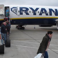 В аэропорту Дублина пассажир кинулся вдогонку за улетавшим лайнером