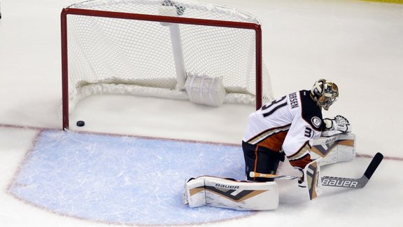 Anaheim Ducks goalie Frederik Andersen