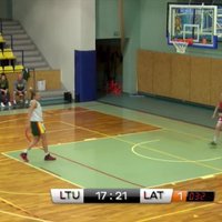 Video: Latvijas jaunā basketboliste Kudule pēdējās sekundēs iemet no savas laukuma puses