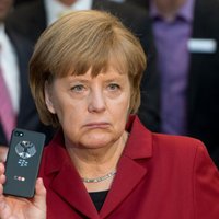 Меркель упала со стула на фестивале в Байройте