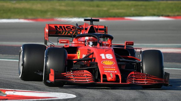 Formula 1 (F-1) pirmssezonas testi Barselonā 