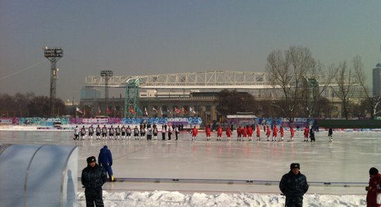 Latvijas bendija izlase Sibīrijai tipiskā spelgonī iekļūst pasaules čempionāta B divīzijas pusfinālā