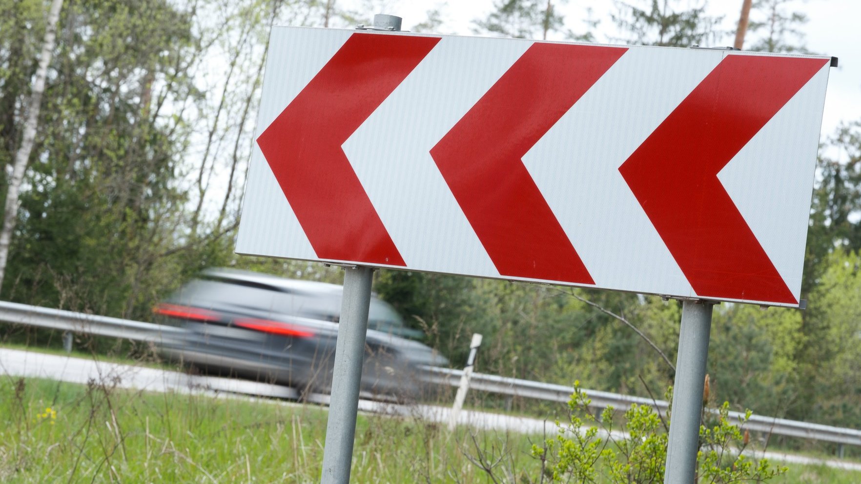 Avārijas dēļ uz Tallinas šosejas satiksme notiek pa vienu joslu
