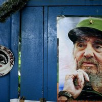 Fidels Kastro pirmo reizi 14 mēnešu laikā parādās atklātībā