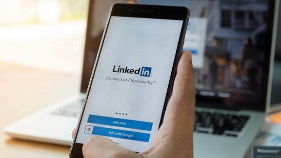 LinkedIn, darbs, darba meklējumi, profils