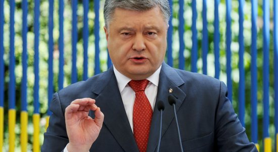 Порошенко попросил ЕС отменить плату за роуминг для украинцев