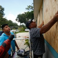Latviete no Floridas: 'Irmas' dēļ dienvidu daļā noris masveida evakuācija, ceļi vietām bloķēti