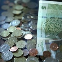 Janvāra beigās pret eiro vēl nebija apmainītas 795 tonnas lata monētu