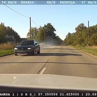 Video: Policija Ventspils novadā pieķer 'Audi' vadītāju traucamies ar 168 km/h