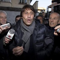 Pret Itālijas futbola izlases galveno treneri Konti sākta izmeklēšana spēļu sarunāšanas lietā