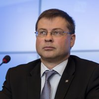 Latvijā tautsaimniecības kreditēšana ir kūtra, atzīmē Valdis Dombrovskis