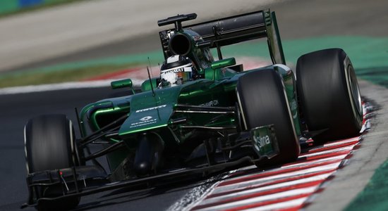 'Caterham' F-1 komanda naudu startam Abu Dabi 'Grand Prix' lūdz no faniem