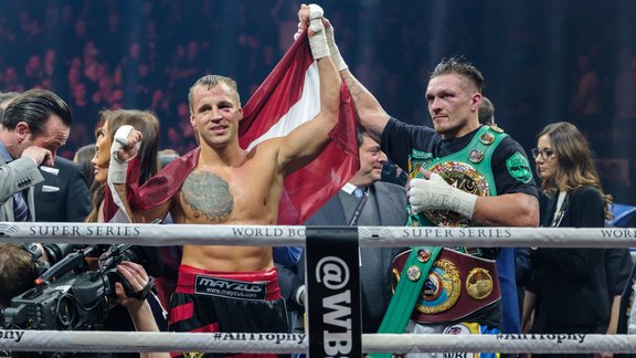 Bokss, Mairis Briedis un Oleksandrs Usiks - 129